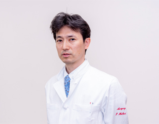 院長　服部 俊昭